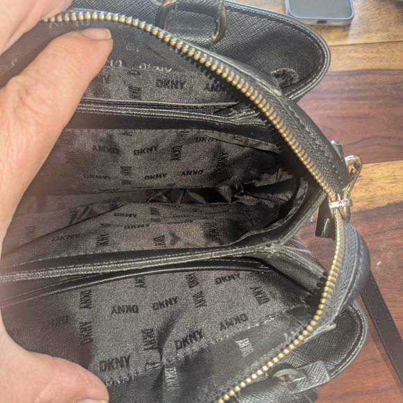 DKNY Black Faux Leather Shoulder Purse With Lined Interior And Gold Hardware - Picture 3 of 3